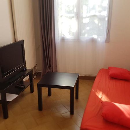 Appartements Coeur De Village Saint-Jean-du-Bruel Szoba fotó