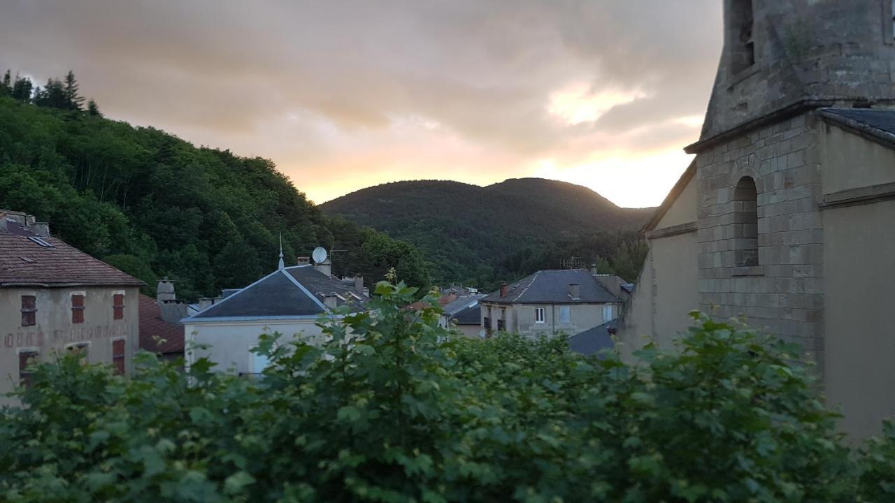 Appartements Coeur De Village Saint-Jean-du-Bruel Kültér fotó