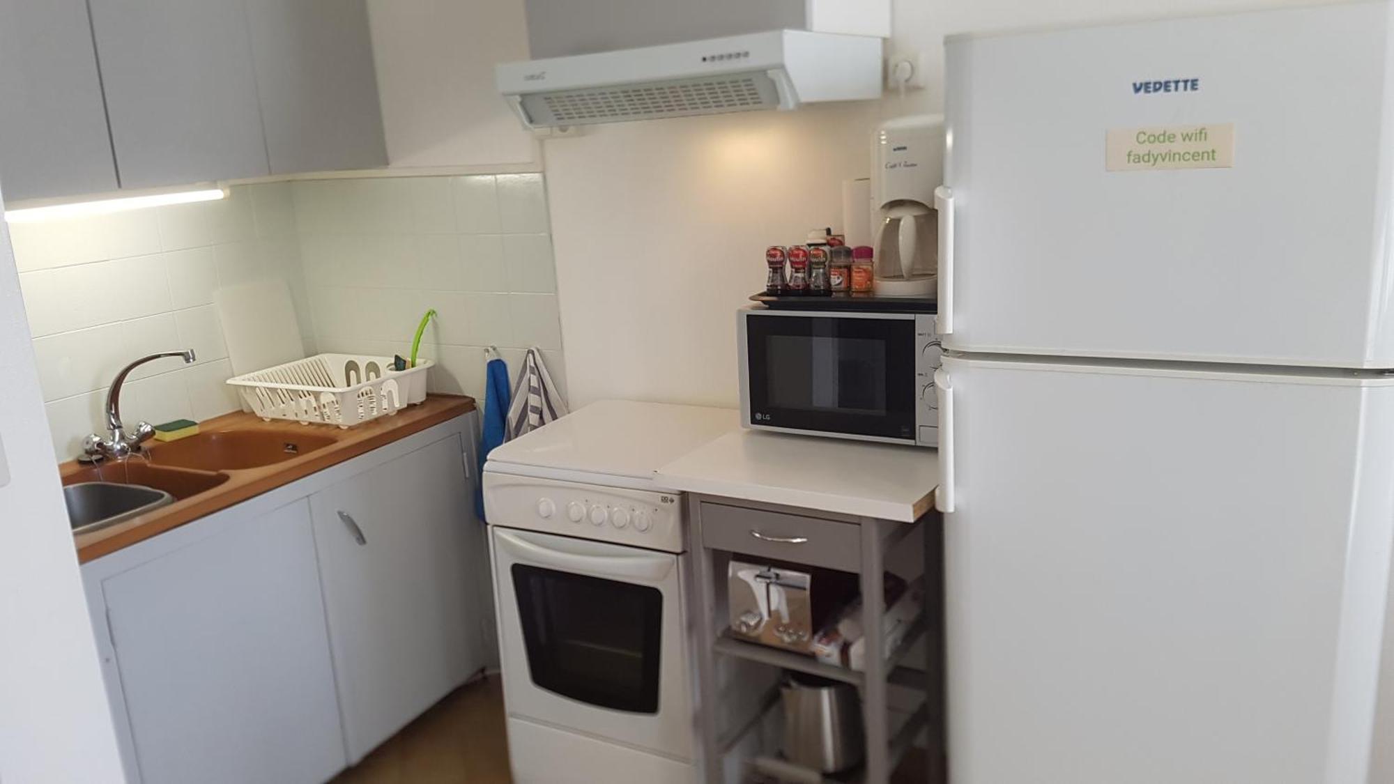 Appartements Coeur De Village Saint-Jean-du-Bruel Szoba fotó