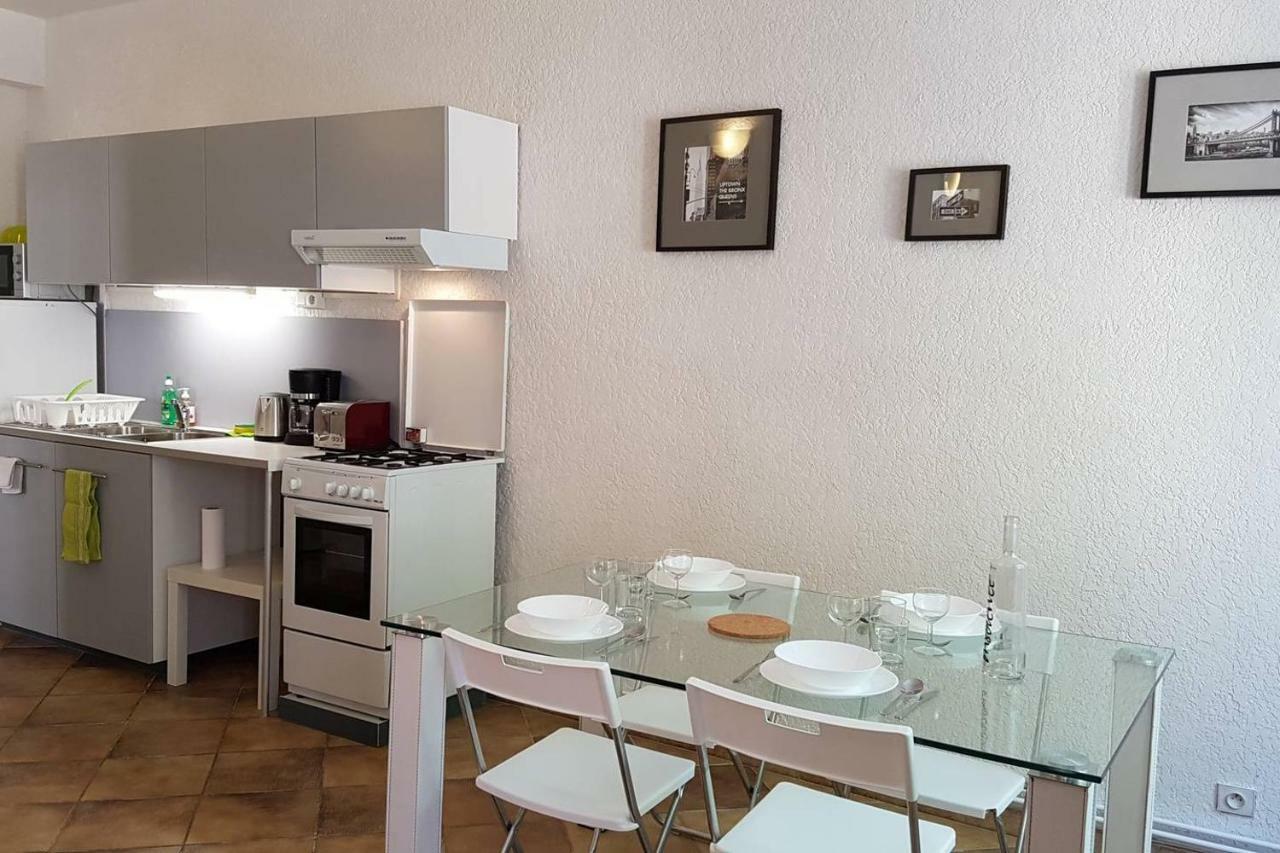 Appartements Coeur De Village Saint-Jean-du-Bruel Kültér fotó